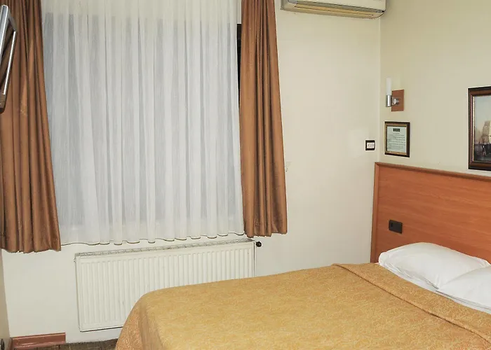 Ronax 布尤切克梅奇