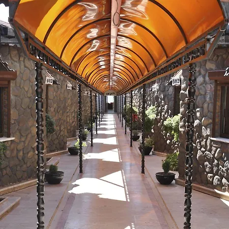 Ronax Hotel
