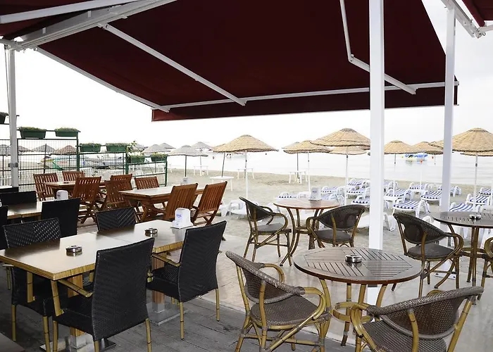 Ronax 3* بيوكجكمجة